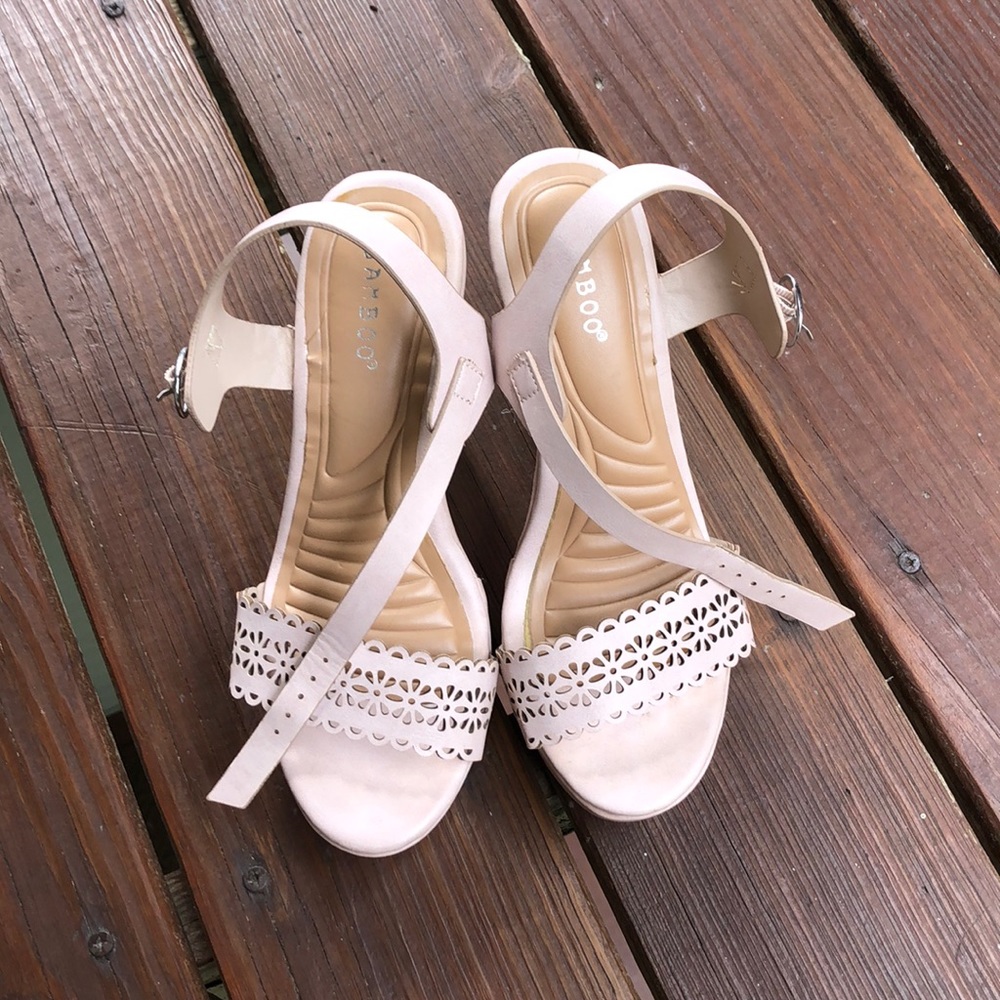 Pink wedges